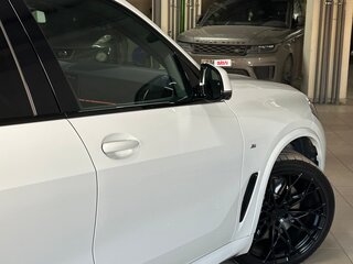 2020 BMW X5 40i IV (G05/G18), белый, 7200000 рублей, вид 3