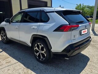 2021 Toyota RAV4 Prime V (XA50), белый, 4500000 рублей, вид 3