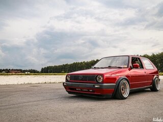 1984 Volkswagen Golf II, красный, 990000 рублей, вид 1