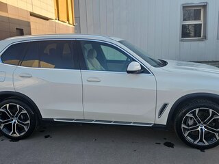 2020 BMW X5 40d IV (G05/G18), белый, 6000000 рублей, вид 2