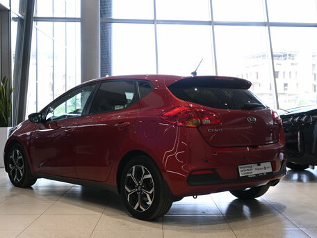 2015 Kia Ceed II, красный, 850000 рублей, вид 4