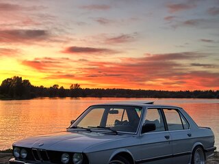 1985 BMW 5 серии 520i II (E28), серебристый, 500000 рублей, вид 4