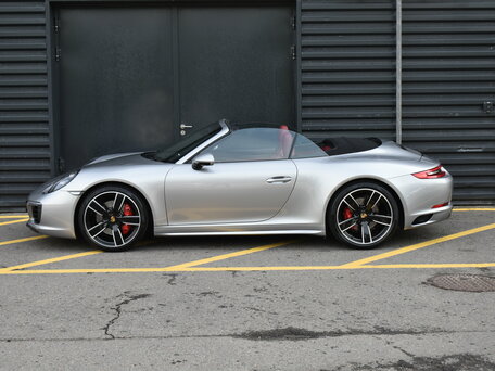 2017 Porsche 911 Carrera 4S VII (991) Рестайлинг, серебристый, 11000000 рублей, вид 2