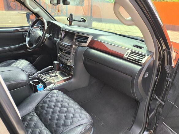 2014 Lexus LX 570 III Рестайлинг, чёрный, 7999999 рублей - вид 6