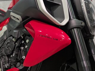 2026 Ducati Diavel V4, красный, 3550000 рублей, вид 3