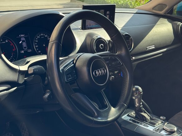 2019 Audi A3 III (8V) Рестайлинг, голубой, 1400000 рублей - вид 20