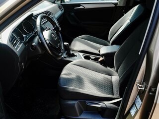 2020 Volkswagen Tiguan II, коричневый, 2400000 рублей, вид 4