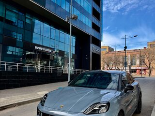 2024 Porsche Cayenne S Coupé III Рестайлинг, серый, 18000000 рублей, вид 4