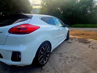2015 Kia Ceed GT I Рестайлинг, белый, 1070000 рублей, вид 4