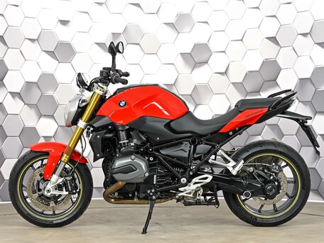 2017 BMW R 1200 R, красный, 949000 рублей, вид 4