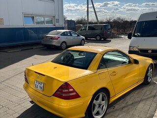 2000 Mercedes-Benz SLK-Класс 200 I (R170) Рестайлинг, жёлтый, 1250000 рублей, вид 3