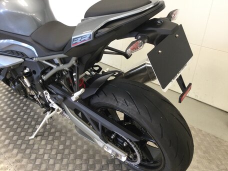 2026 BMW S 1000 RR, серый, 2192000 рублей, вид 4