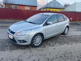 2010 Ford Focus II Рестайлинг, серебристый, 455000 рублей, вид 1
