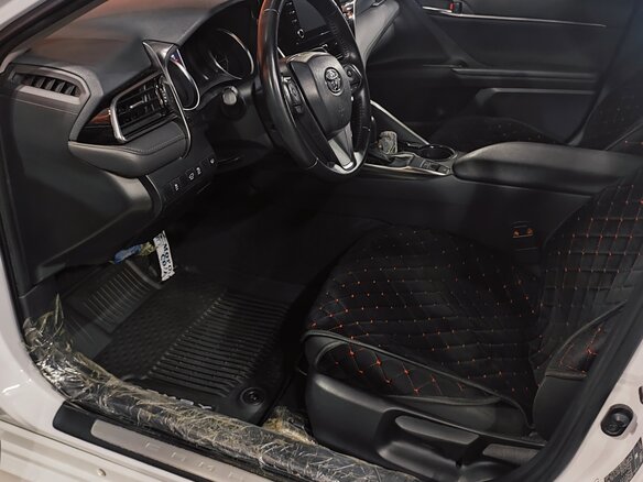2021 Toyota Camry VIII (XV70) Рестайлинг, белый, 3350000 рублей - вид 9