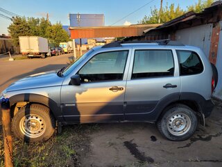 2017 Chevrolet Niva I Рестайлинг, серебристый, 500000 рублей, вид 4