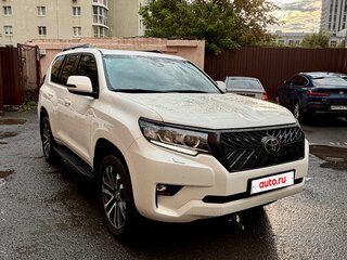 2017 Toyota Land Cruiser Prado 150 Series Рестайлинг 2, белый, 5200000 рублей, вид 2
