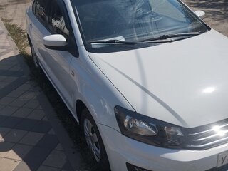2018 Volkswagen Polo V Рестайлинг, белый, 770000 рублей, вид 2