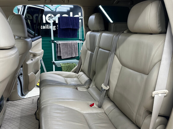 2010 Lexus LX 570 III, белый, 3400000 рублей - вид 12