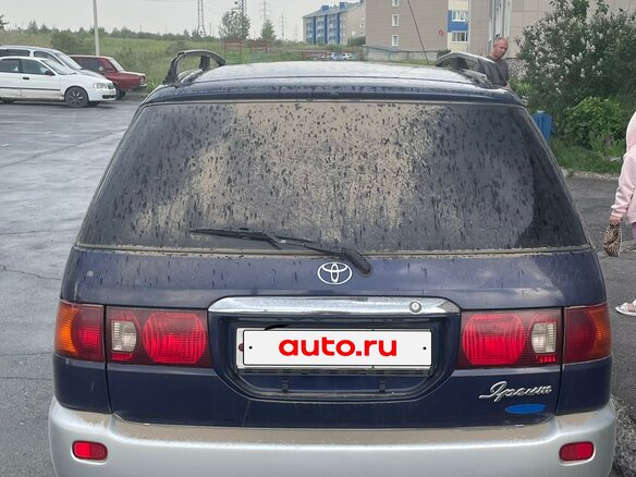 1998 Toyota Ipsum I (M10), синий, 600000 рублей - вид 2