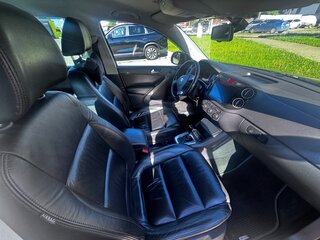 2009 Volkswagen Tiguan I, чёрный, 1100000 рублей, вид 4