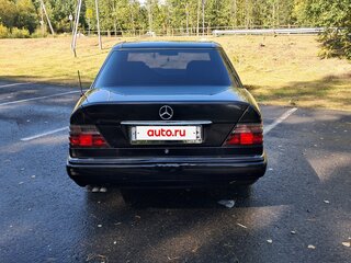 1993 Mercedes-Benz E-Класс 200 I (W124), чёрный, 500000 рублей, вид 2