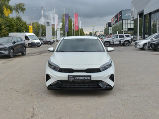 2022 Kia Cerato IV Рестайлинг, белый, 2057000 рублей, вид 2