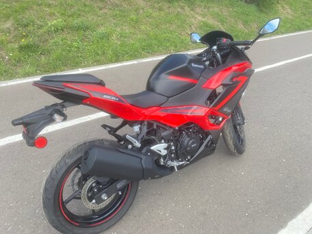 2024 Kawasaki Ninja 500, красный, 725000 рублей, вид 2