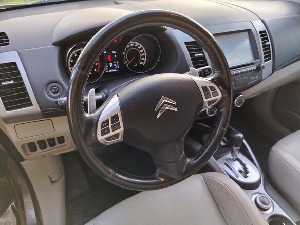 2012 Citroen C-Crosser, коричневый, 950000 рублей - вид 13