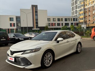 2019 Toyota Camry VIII (XV70), белый, 3150000 рублей, вид 1