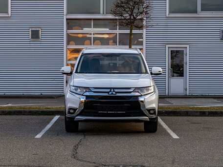 2018 Mitsubishi Outlander III Рестайлинг 2, белый, 1495000 рублей, вид 2