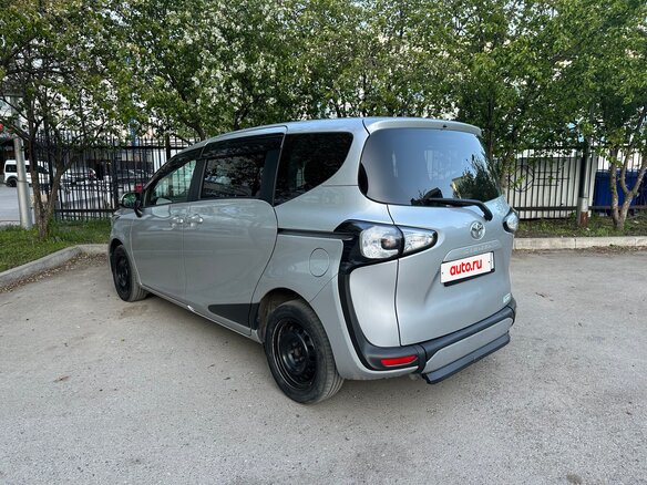 2017 Toyota Sienta II, серый, 1280000 рублей - вид 12