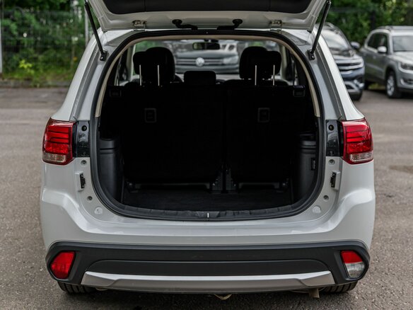2017 Mitsubishi Outlander III Рестайлинг 2, белый - вид 13