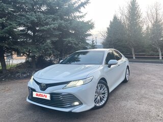 2018 Toyota Camry VII (XV50) Рестайлинг 2, белый, 2850000 рублей, вид 2