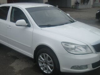 2013 Skoda Octavia II (A5) Рестайлинг, белый, 770000 рублей, вид 2