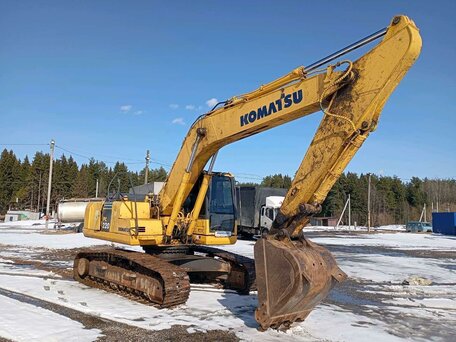 2015 Komatsu PC220-8, жёлтый, 4930850 рублей, вид 2