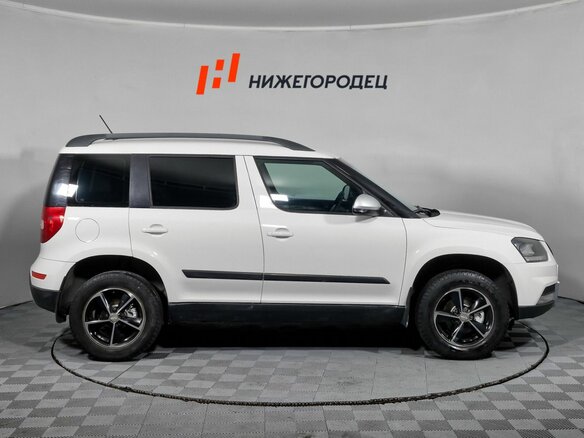 2014 Skoda Yeti I Рестайлинг, белый - вид 4