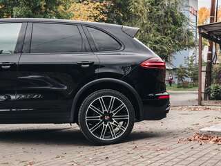 2015 Porsche Cayenne II Рестайлинг (958), чёрный, 3600000 рублей, вид 2