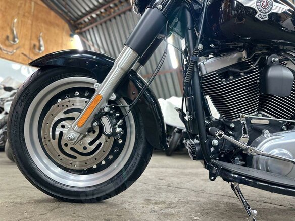 2012 Harley-Davidson Fat Boy, чёрный, 1250000 рублей - вид 16
