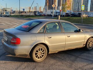2000 Audi A4 I (B5) Рестайлинг, серый, 550000 рублей, вид 3