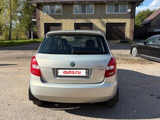 2011 Skoda Fabia II Рестайлинг, серебристый, 495000 рублей, вид 5
