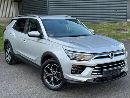 2022 SsangYong Korando IV, серебристый, 1350000 рублей, вид 4