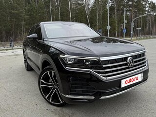 2021 Volkswagen Touareg III, чёрный, 5750000 рублей, вид 1