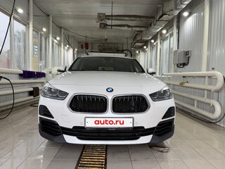 2020 BMW X2 sDrive18i I (F39), белый, 2600000 рублей, вид 3