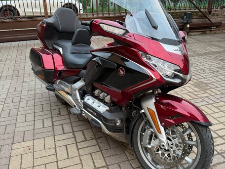 2018 Honda GL 1800 Gold Wing, красный, 2100000 рублей, вид 1