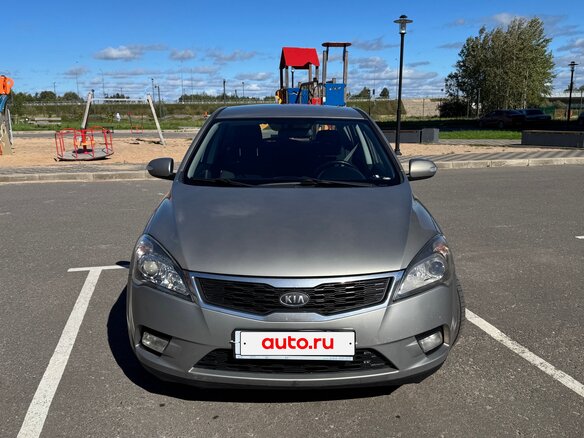 2010 Kia Ceed I Рестайлинг, серебристый, 600000 рублей