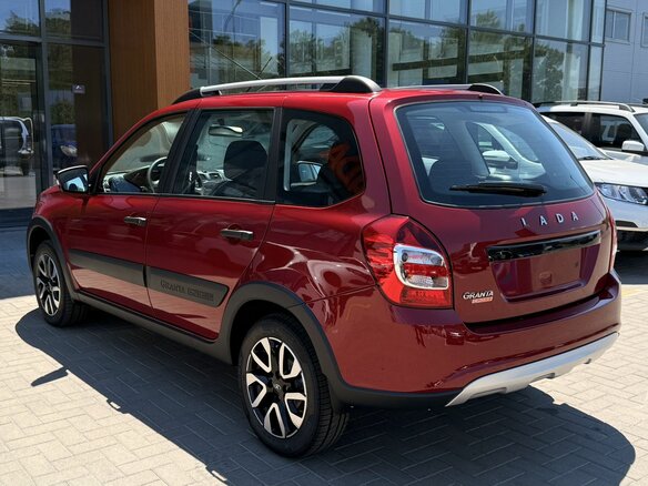2026 Lada (ВАЗ) Granta Cross I Рестайлинг, красный, 1252000 рублей - вид 6