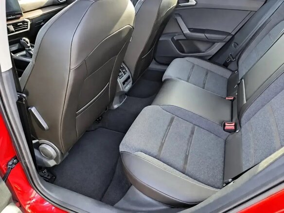 2022 SEAT Leon IV, пурпурный, 1972000 рублей - вид 8