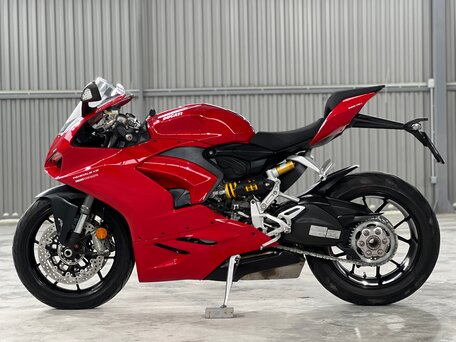 2020 Ducati Panigale V2, красный, 1450000 рублей, вид 4