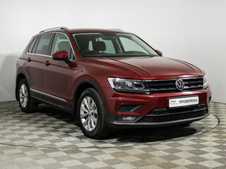 2017 Volkswagen Tiguan II, красный, 2249700 рублей, вид 3