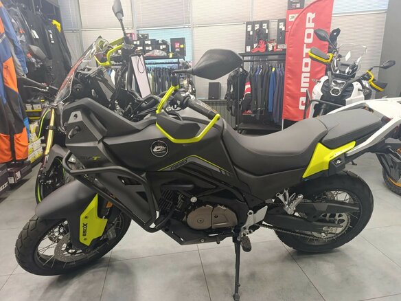 2026 QJMotor SVT 650 X, зелёный, 729000 рублей - вид 7
